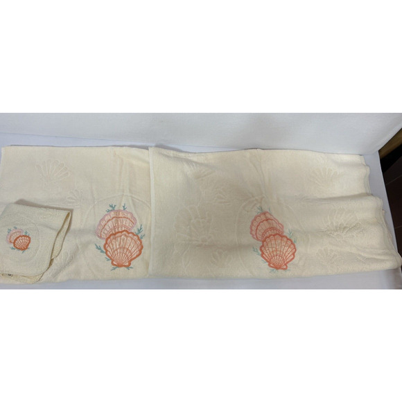 R.A.BRIGGS Towel set Ivory 100% cotton rectangle usa embossed shell beach ocean - Picture 1 of 6